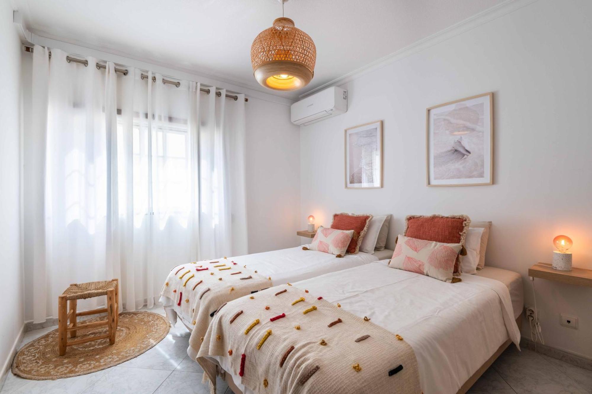 דירות Armação de Pêra Flat With Ac, Wifi, Netflix, Balcony - 3 Min From The Beach מראה חיצוני תמונה